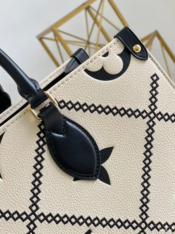 LOUIS ONTHEGO MM VUITTON 0604